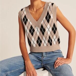 Abercrombie & Fitch Argyle V-Neck Sweater Vest - Beige and Black